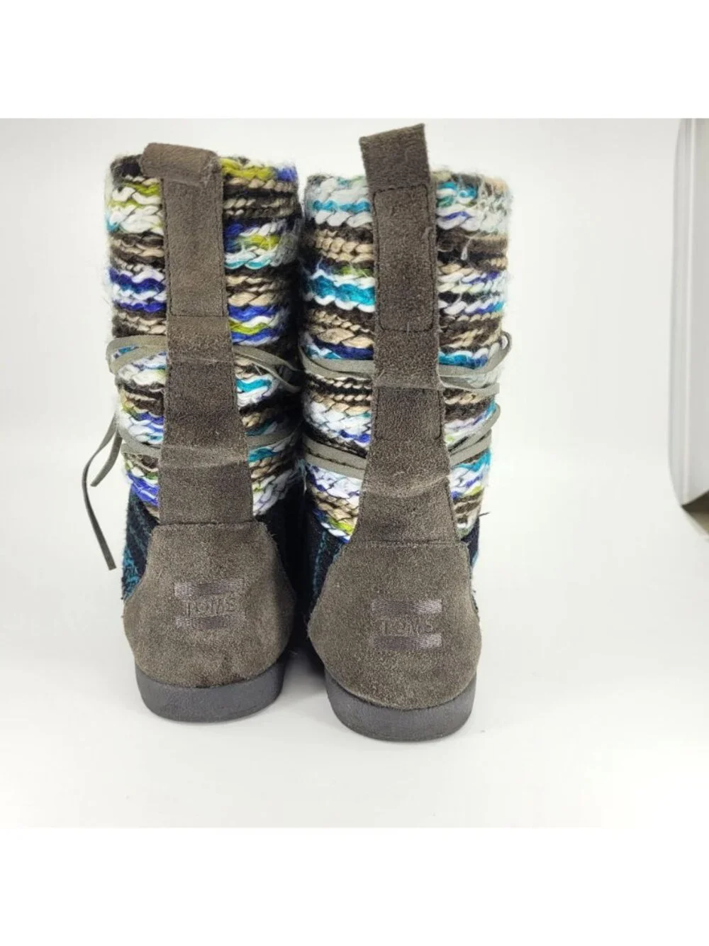 TOMS Nepal Yarn Boots Moccasin Women's Size 7.5 Suede Knit Grey Winter Fleece